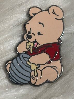 Disney Pin Trading Winnie The Pooh Baby Pooh Eating Hunny Collection Pin 2008